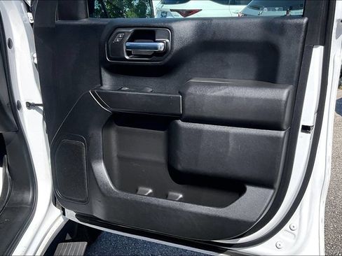 Used 2022 Chevrolet Silverado 1500 Custom Trail Boss AWD/4WD image 23