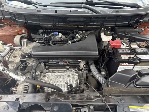 Used 2017 Nissan Rogue SV image 15