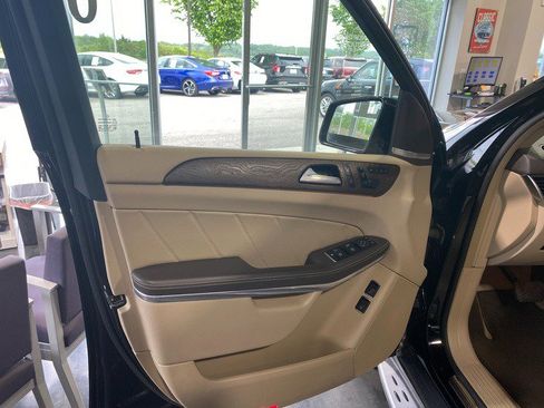 Used 2014 Mercedes-Benz GL 450 4MATIC image 11