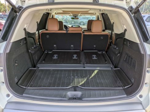 Used 2023 Nissan Pathfinder Platinum w/ Cargo Package image 13