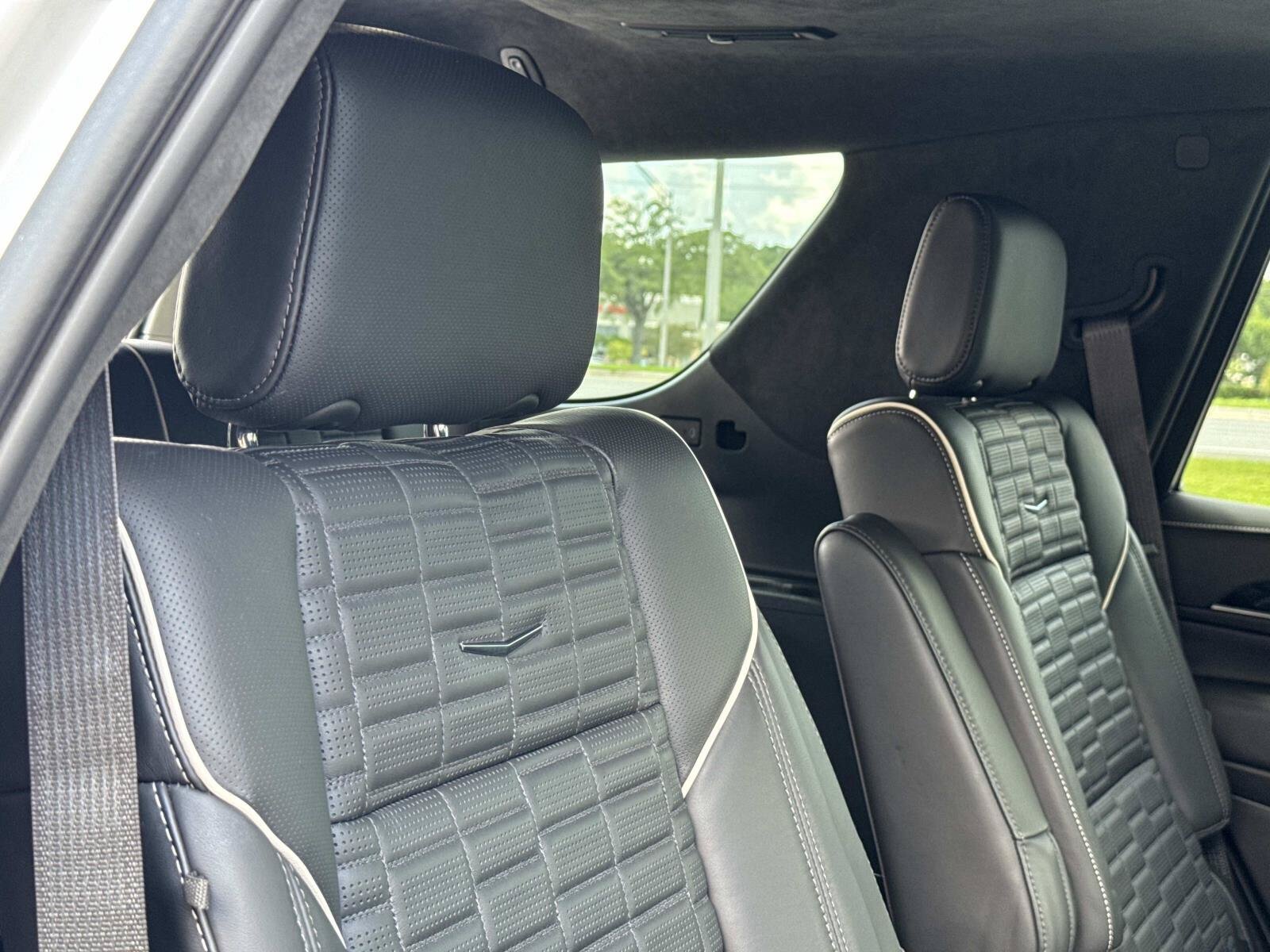 Used 2024 Cadillac Escalade V w/ LPO, ONYX Package AWD/4WD image 27
