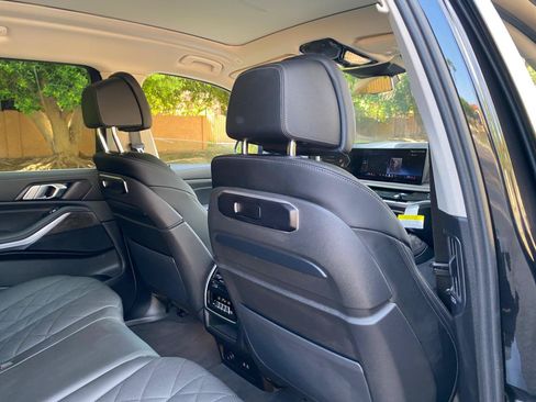 Used 2025 BMW X7 xDrive40i w/ Parking Assistance Package AWD/4WD image 57