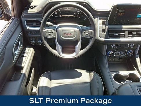 Used 2022 GMC Yukon SLT w/ SLT Premium Package AWD/4WD image 3