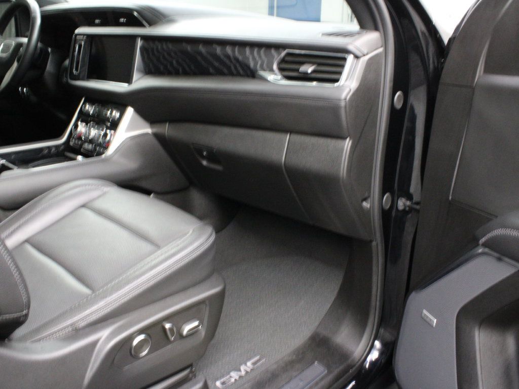 Used 2023 GMC Yukon XL Denali AWD/4WD image 41