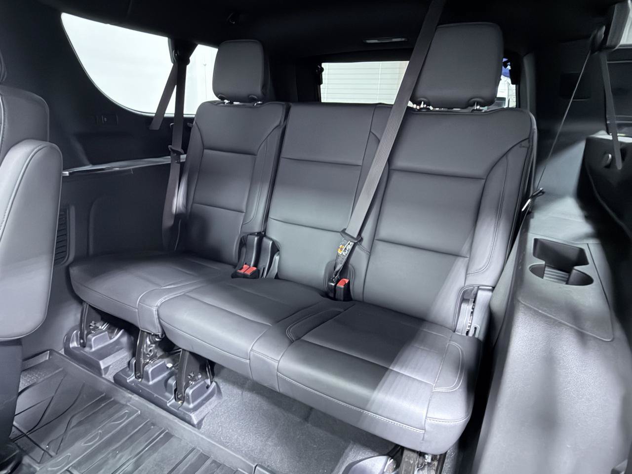 Used 2025 Chevrolet Suburban Z71 w/ Comfort Package AWD/4WD image 36