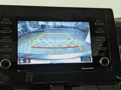 Used 2022 Toyota Camry SE image 30