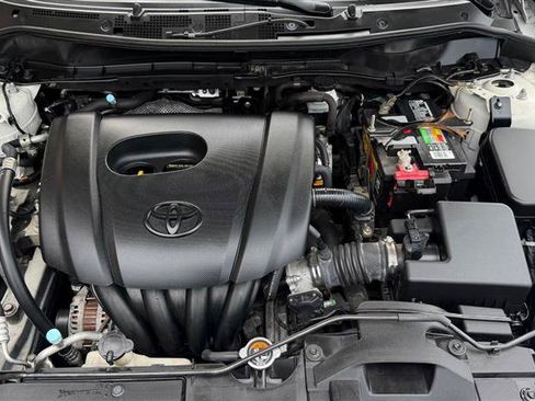 Used 2019 Toyota Yaris L FWD image 7