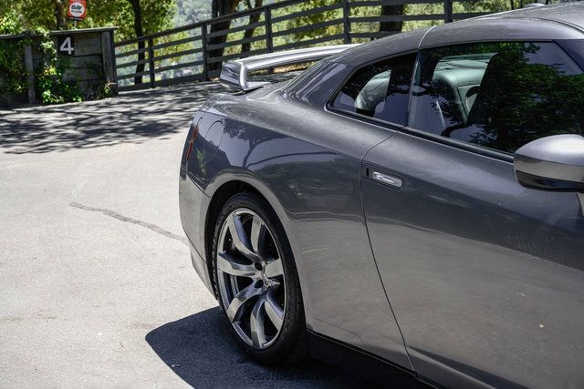 Used 2011 Nissan GT-R Premium AWD/4WD image 89