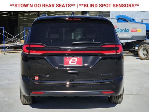 New 2026 Chrysler Pacifica Limited w/ S Appearance Package FWD image 7