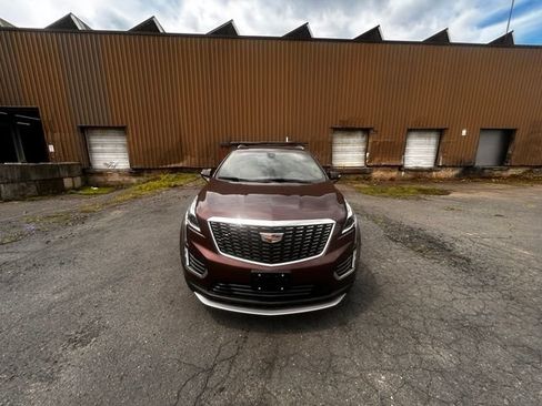 Used 2022 Cadillac XT5 Premium Luxury w/ Technology Package AWD/4WD image 2