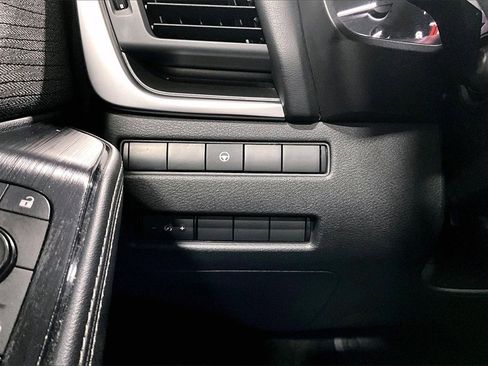 Used 2023 Nissan Rogue SV image 15