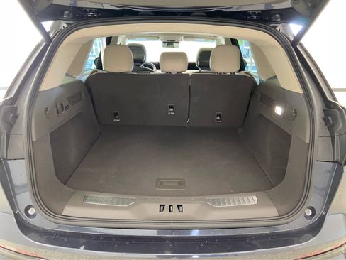 Used 2024 Lincoln Nautilus Reserve w/ Equipment Group 202A image 10