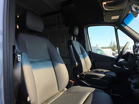 Used 2026 Mercedes-Benz Sprinter 2500 image 13