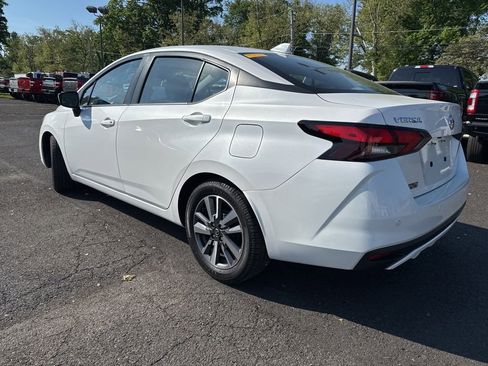Used 2020 Nissan Versa SV FWD image 5