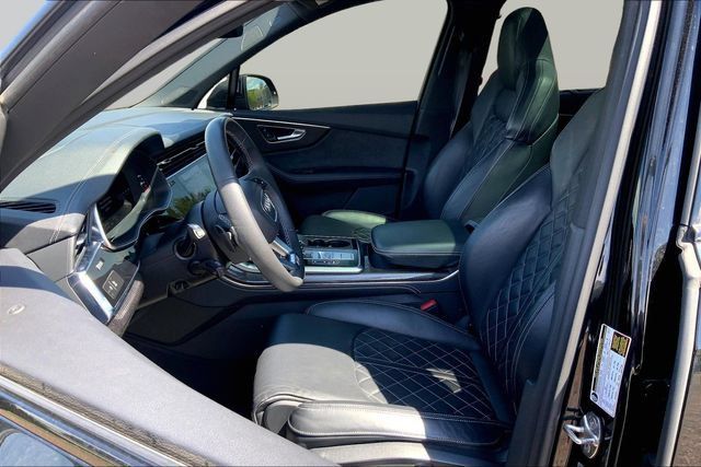 Used 2023 Audi SQ7 Prestige AWD/4WD image 17