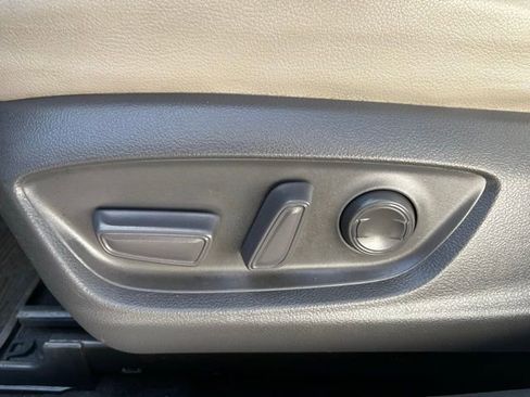 Used 2021 Toyota Camry SE image 21