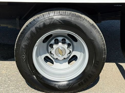 Used 2022 Chevrolet Express 3500 w/ Power Convenience Package RWD image 21