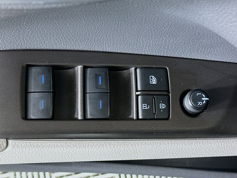 Used 2023 Toyota Camry SE w/ Convenience Package image 14