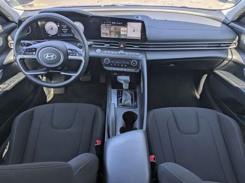 Used 2024 Hyundai Elantra SEL FWD image 14