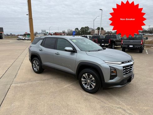 Used 2025 Chevrolet Equinox LT image 3