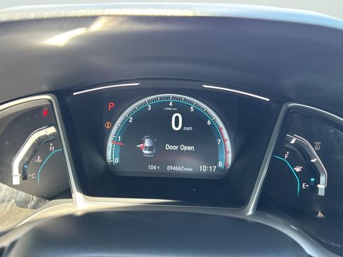 Used 2018 Honda Civic Touring image 30
