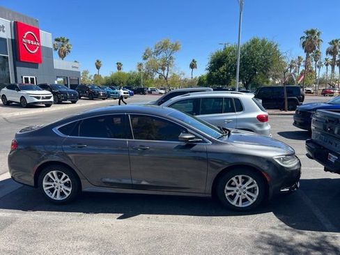 Used 2016 Chrysler 200 Limited FWD image 4