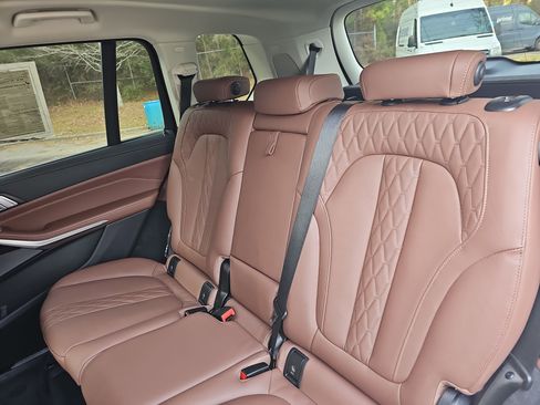 Certified 2024 BMW X7 xDrive40i w/ Premium Package image 14