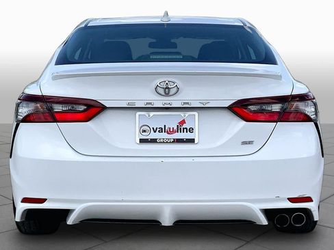 Used 2021 Toyota Camry SE FWD image 5