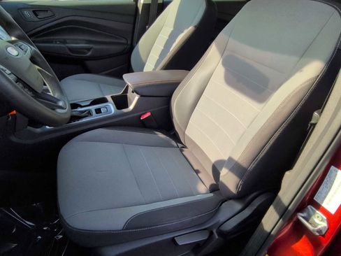 Used 2019 Ford Escape S image 17