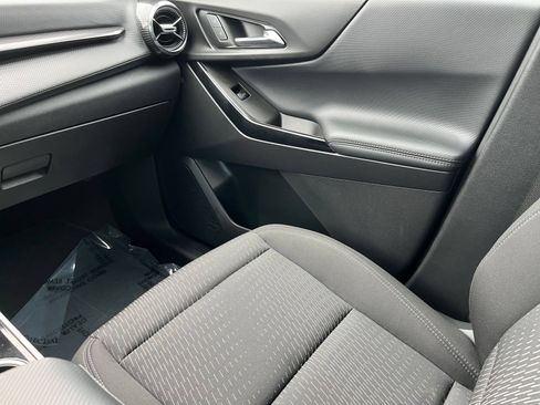 Used 2025 Chevrolet Equinox LT FWD image 40