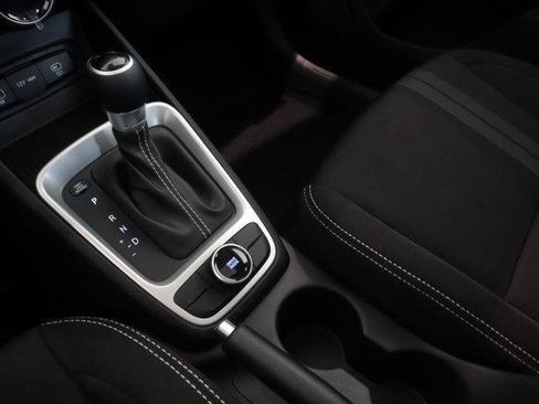 New 2025 Hyundai Venue SEL image 16