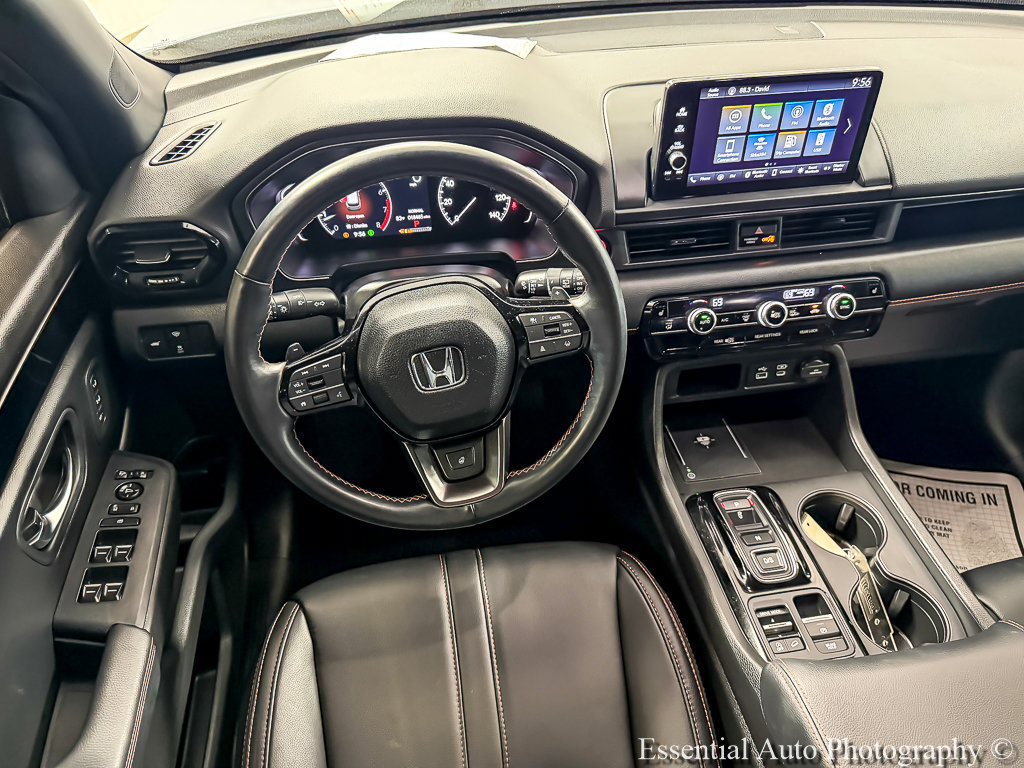 Used 2025 Honda Pilot TrailSport image 13