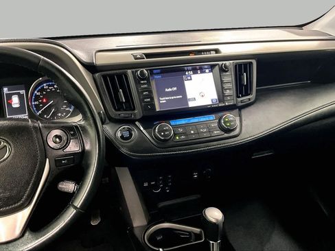 Used 2018 Toyota RAV4 Limited AWD/4WD image 7
