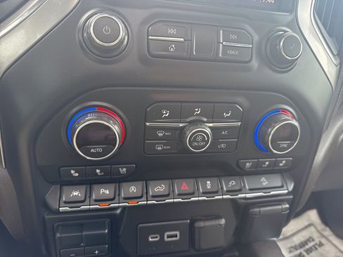 Used 2020 Chevrolet Silverado 1500 LTZ w/ LTZ Premium Package image 16