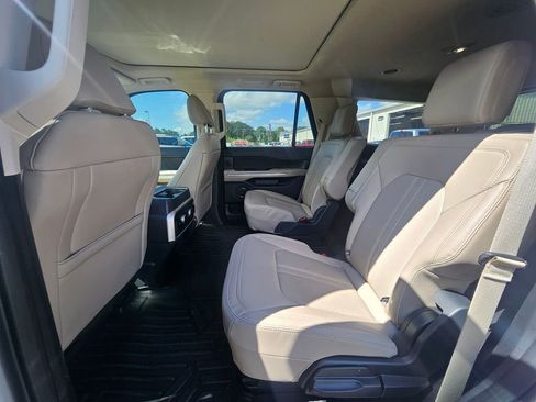 Used 2024 Ford Expedition Limited RWD image 18