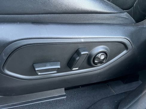 Used 2023 Jeep Grand Cherokee Limited w/ Luxury Tech Group II image 25