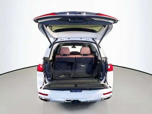 Used 2021 BMW X7 xDrive40i w/ Premium Package image 29