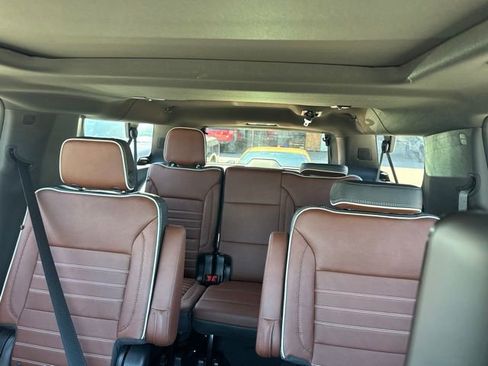 Used 2023 GMC Yukon XL Denali Ultimate AWD/4WD image 10