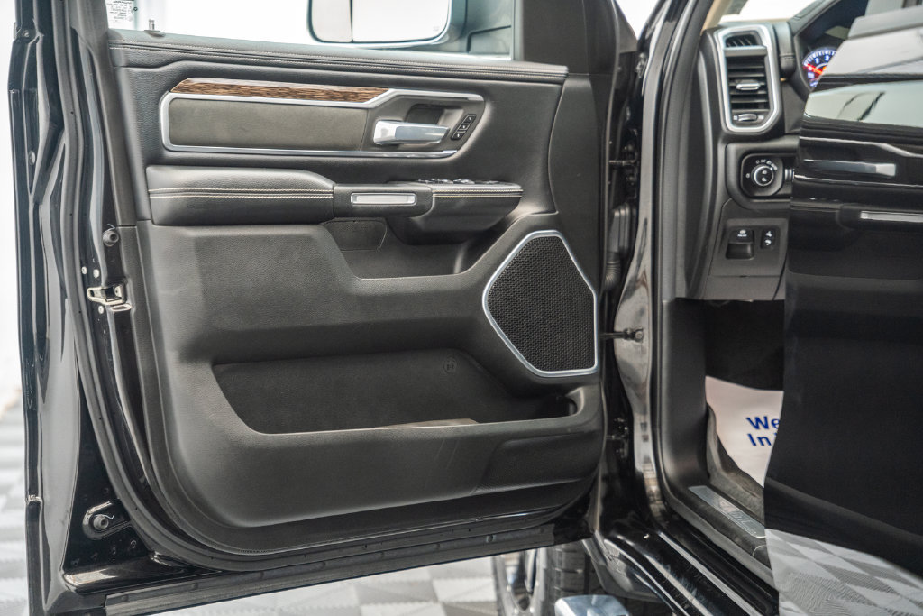 Used 2020 RAM 1500 Laramie AWD/4WD image 46