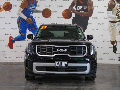 Used 2025 Kia Telluride S FWD image 21