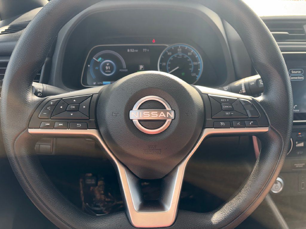 Used 2025 Nissan Leaf S FWD image 11