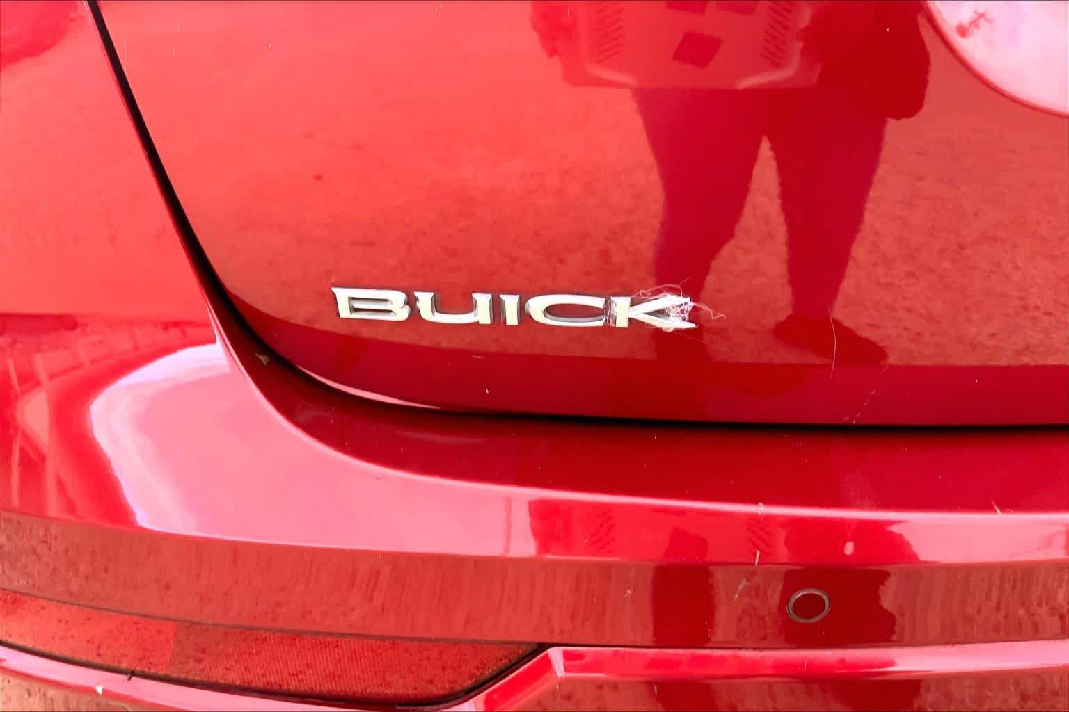 Used 2018 Buick Envision Essence FWD image 9