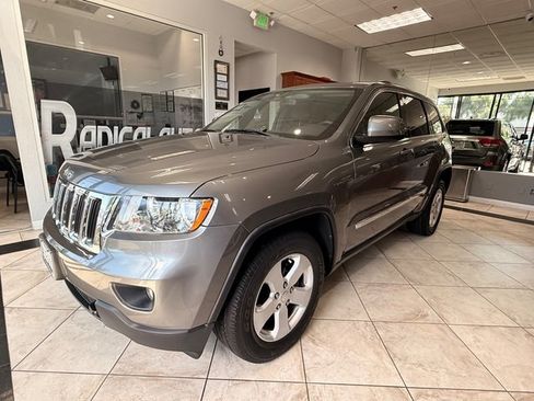 Used 2012 Jeep Grand Cherokee Laredo AWD/4WD image 4