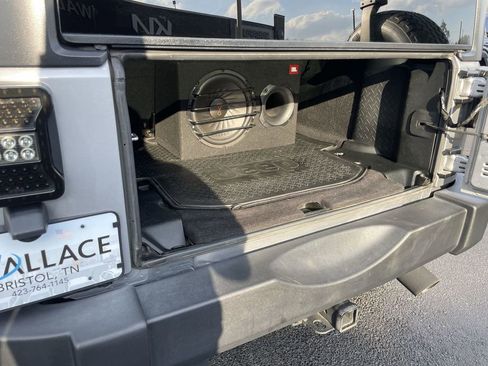 Used 2018 Jeep Wrangler Unlimited Sport S image 33