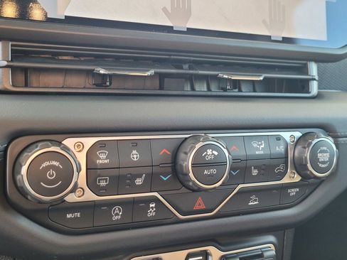New 2026 Jeep Gladiator Mojave AWD/4WD image 16