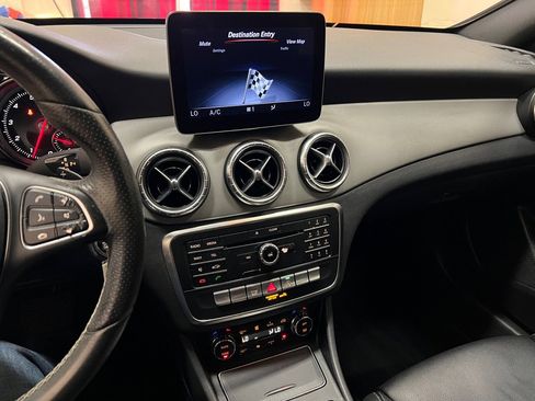 Used 2018 Mercedes-Benz CLA 250 image 23