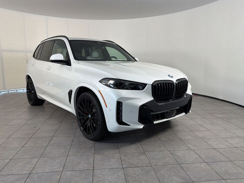 New 2026 BMW X5 xDrive40i w/ M Sport Package AWD/4WD image 7