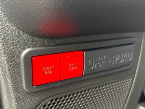 Used 2015 Jeep Wrangler Unlimited Rubicon AWD/4WD image 16