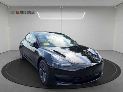 Used 2022 Tesla Model 3 Long Range AWD/4WD image 7