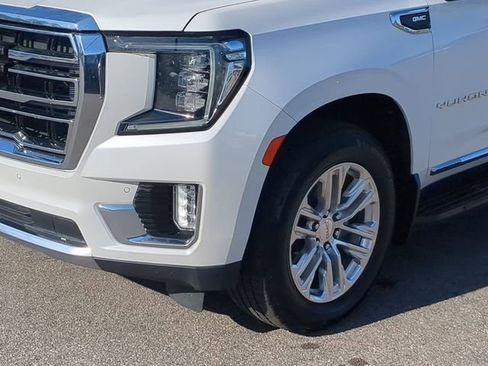 Used 2021 GMC Yukon XL SLT w/ SLT Premium Package image 14